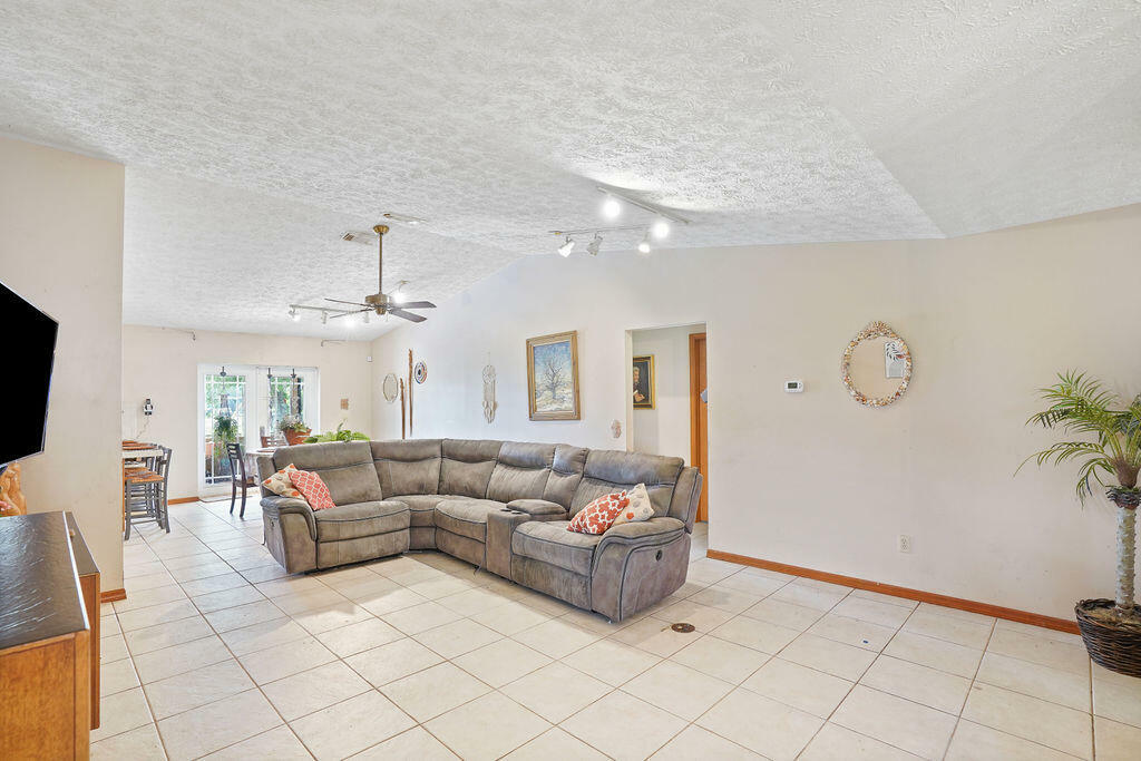 Property Photo:  1672 SW Victor Lane  FL 34984 