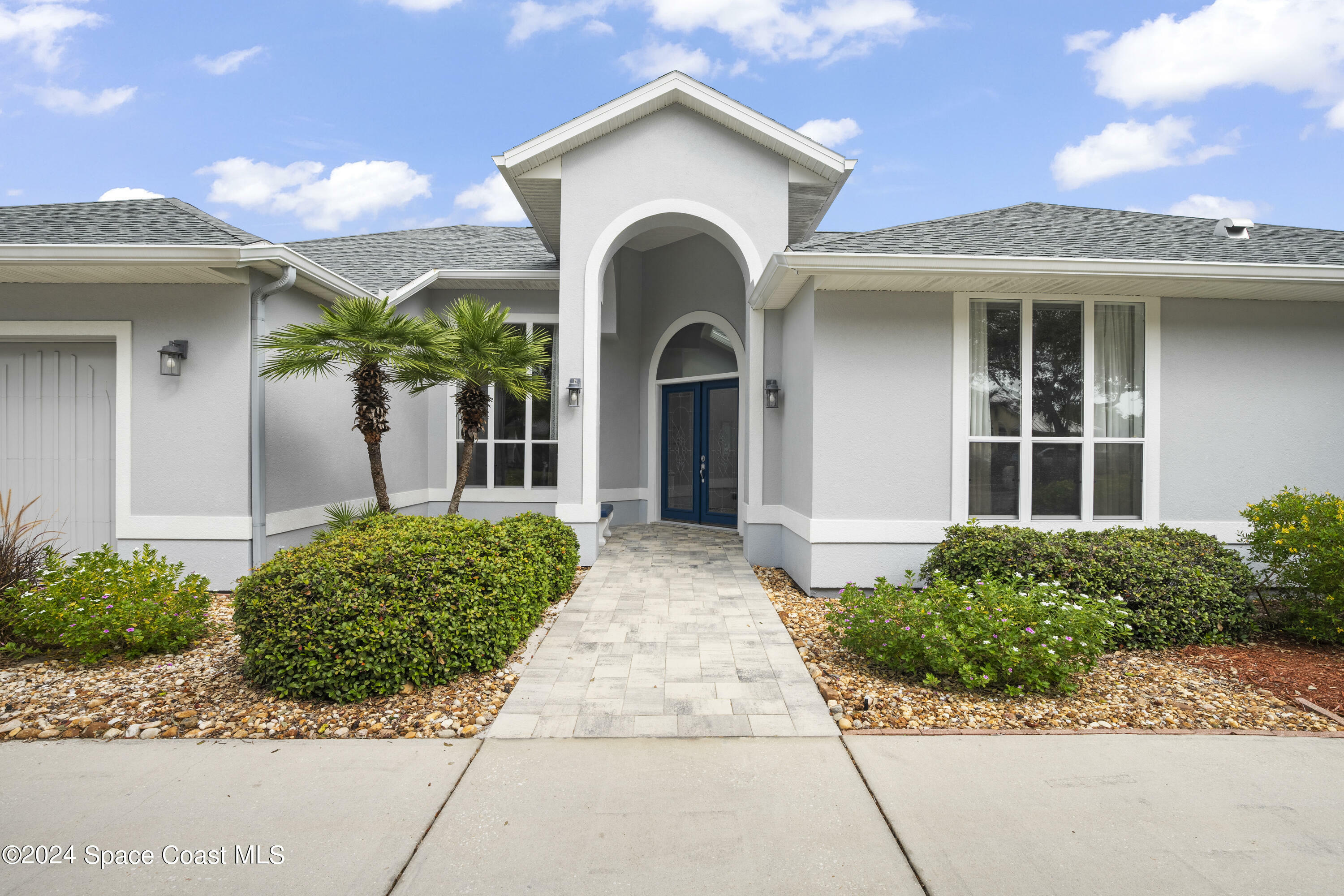 Property Photo:  562 Sanderling Drive  FL 32903 