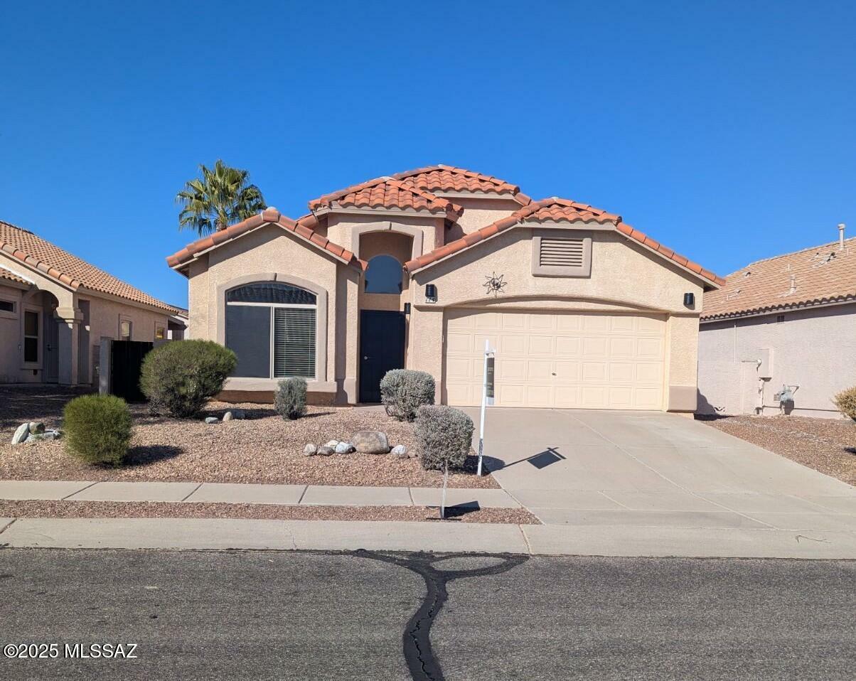 Property Photo:  114 W Freddie Canyon Way  AZ 85755 