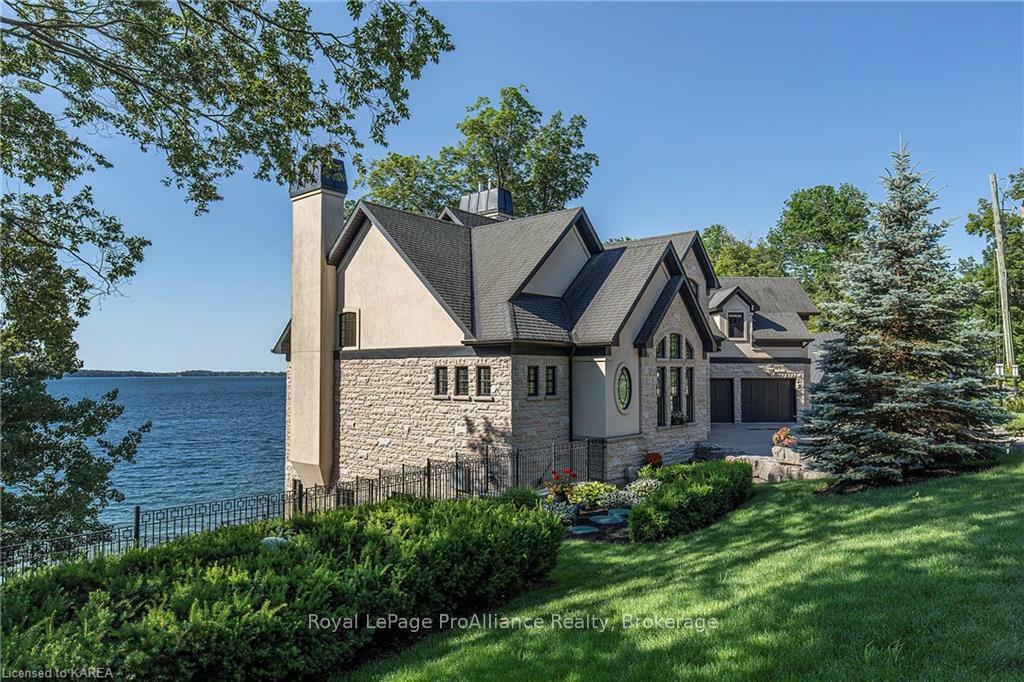 Property Photo: 1618 St. Lawrence Avenue ON K7L 4V1
