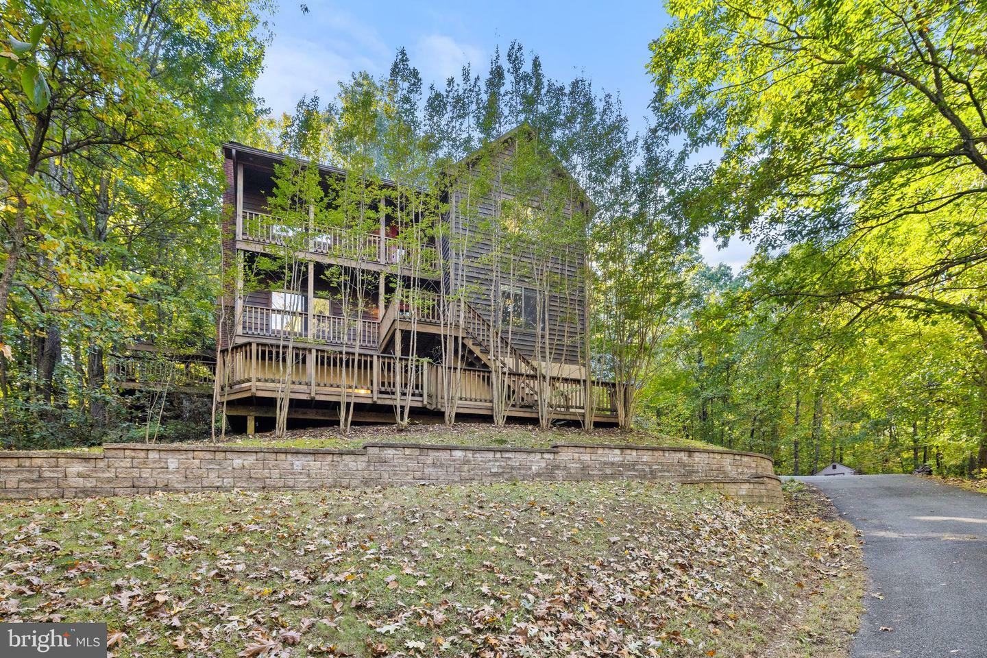 Property Photo:  11066 Oakview Road  VA 20144 