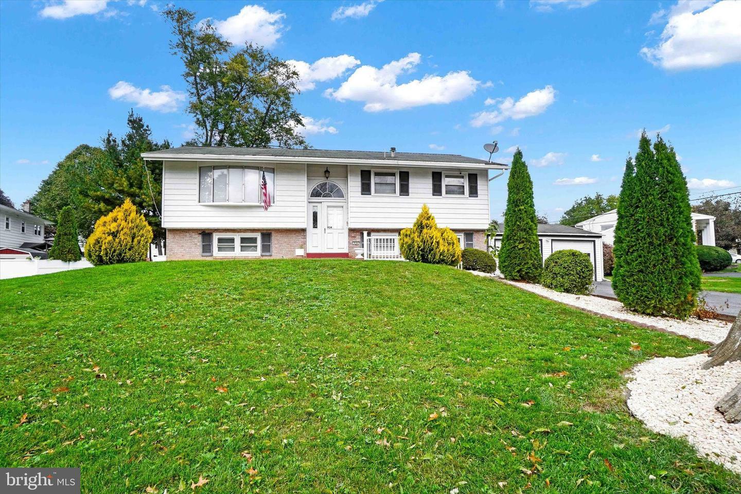 Property Photo:  934 Raymee Drive  PA 17601 