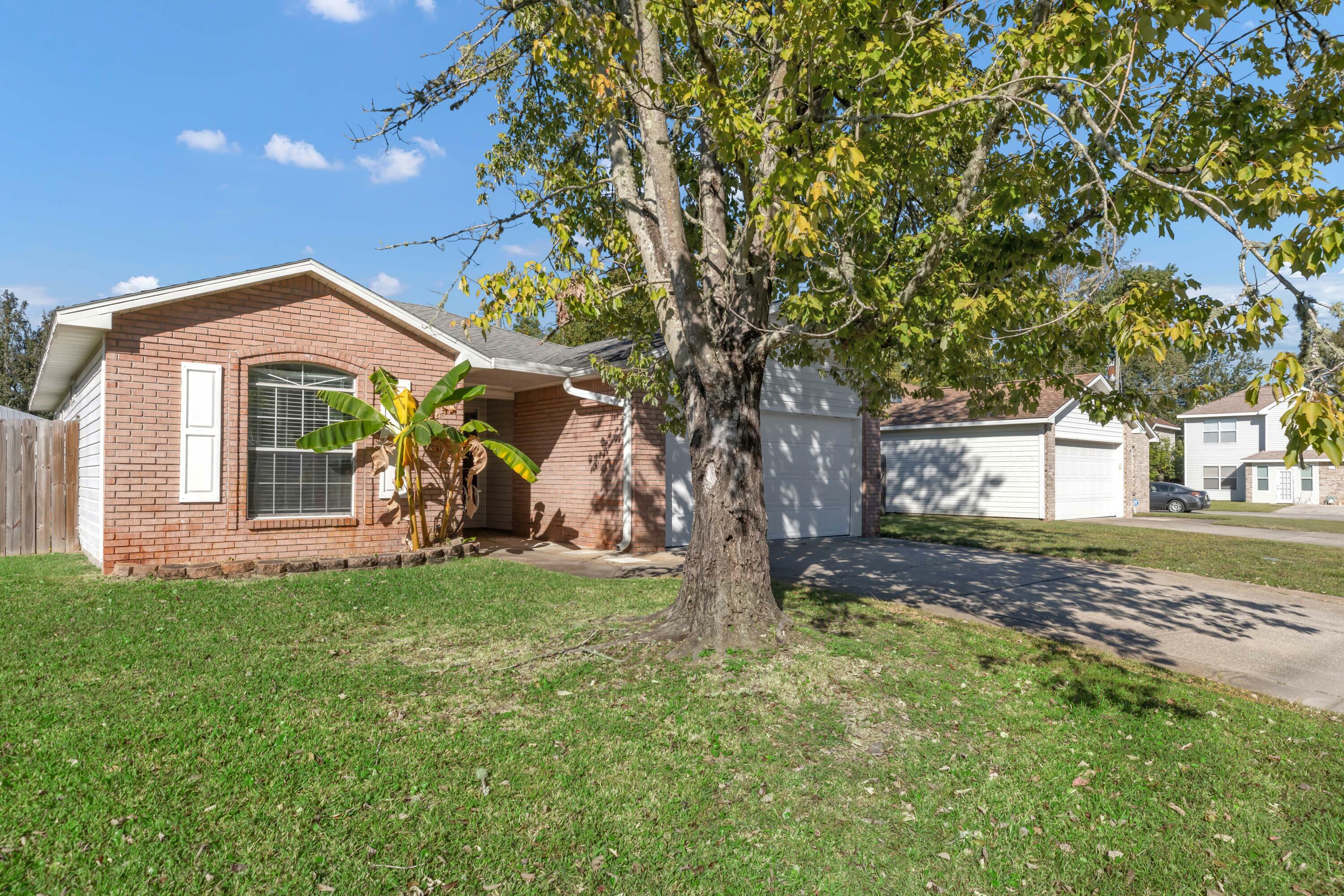 Property Photo:  1107 Sweetbriar Station  FL 32547 