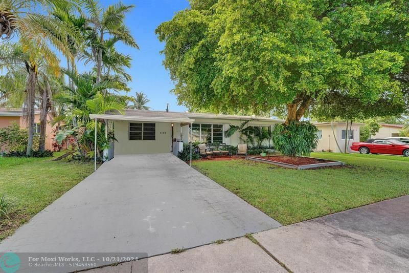 Property Photo:  1119 N 14th Ave  FL 33020 