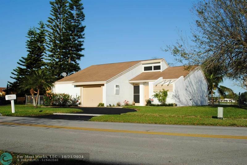 Property Photo:  1021 NW 96 Terrace  FL 33024 