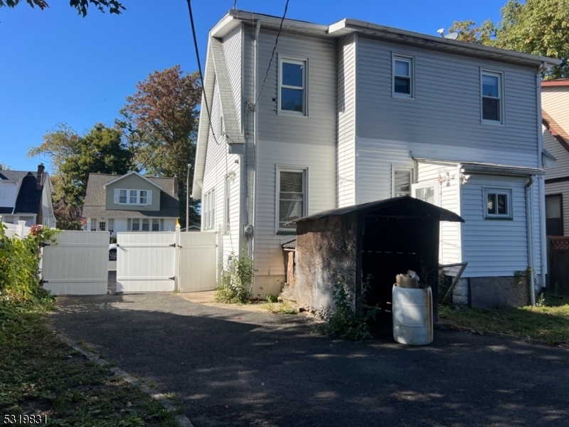 Property Photo:  184 Oak St  NJ 07018 