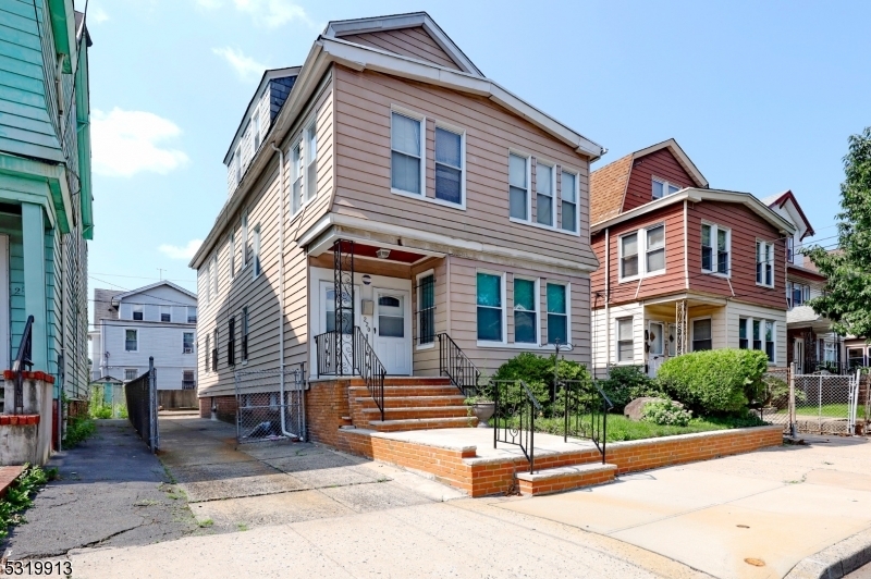 Property Photo:  220 Custer Ave 3  NJ 07112 