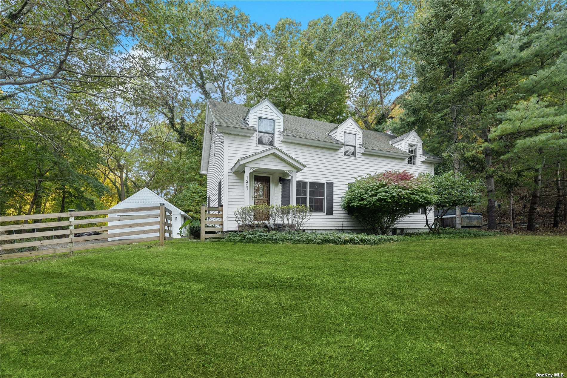 Property Photo:  1251 N Country Road  NY 11790 