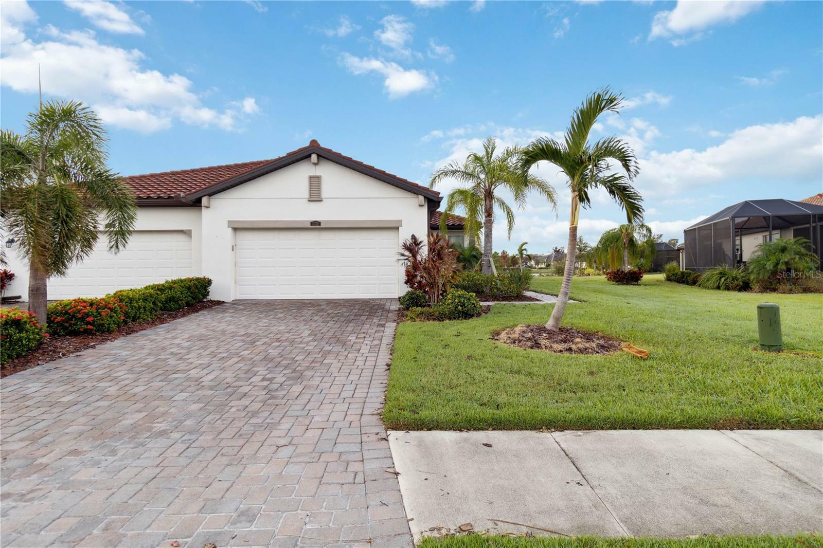 Property Photo:  11722 Bluebird Place  FL 34211 