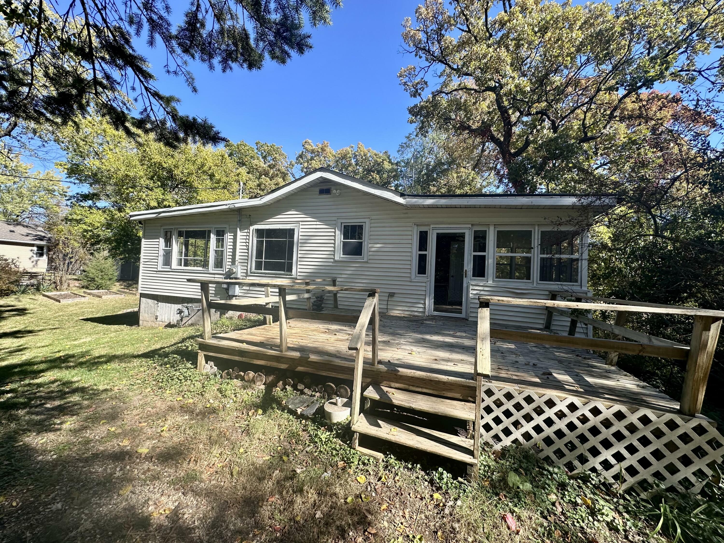 Property Photo:  162 Sunset Ct  WI 53181 