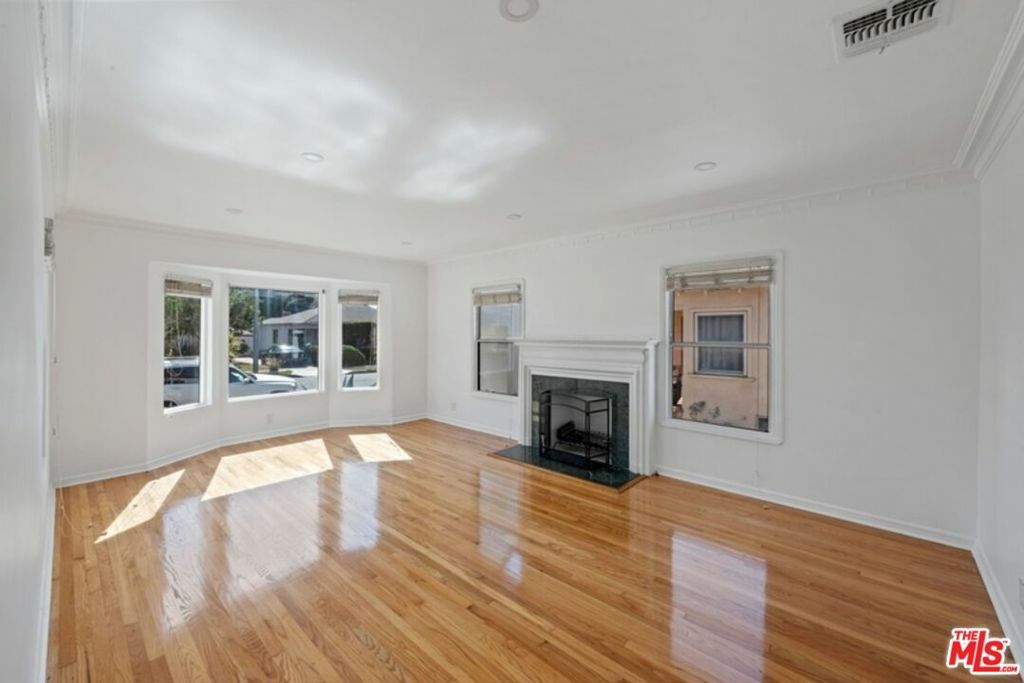 Property Photo: 2721 W 94th Street CA 90305