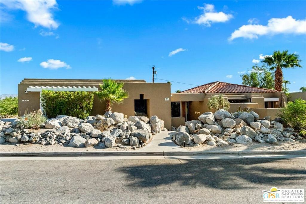 Property Photo:  2622 N Girasol Avenue  CA 92262 