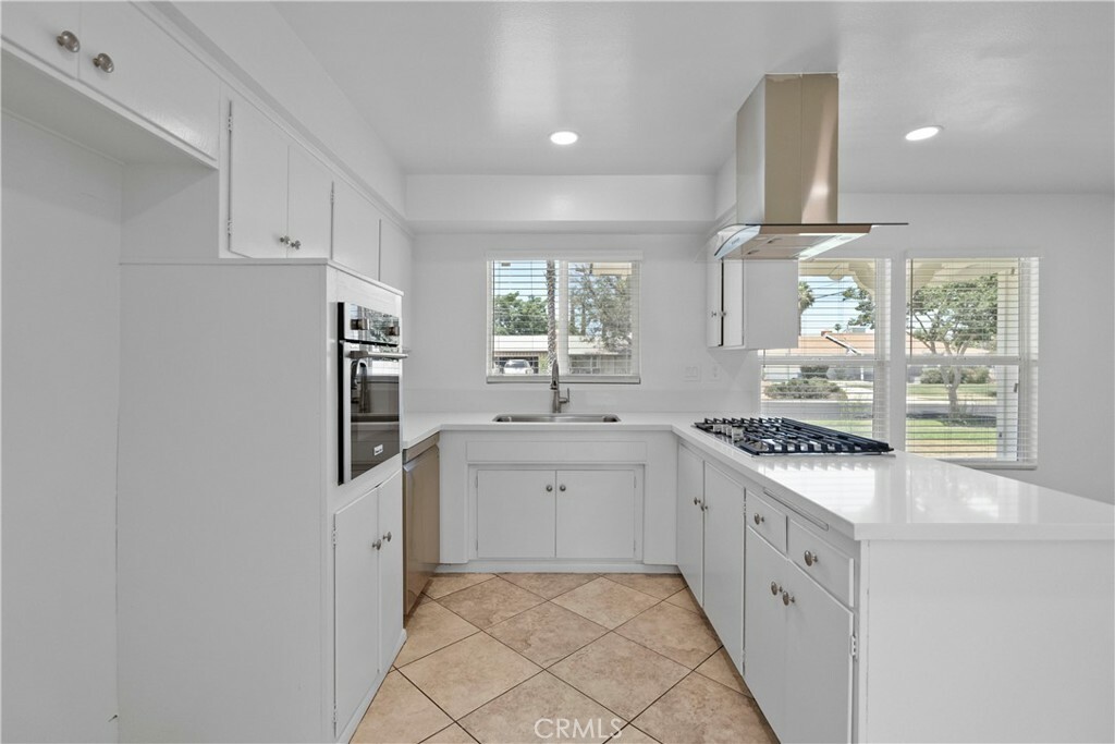 Property Photo:  5030 Tophill Place  CA 92507 