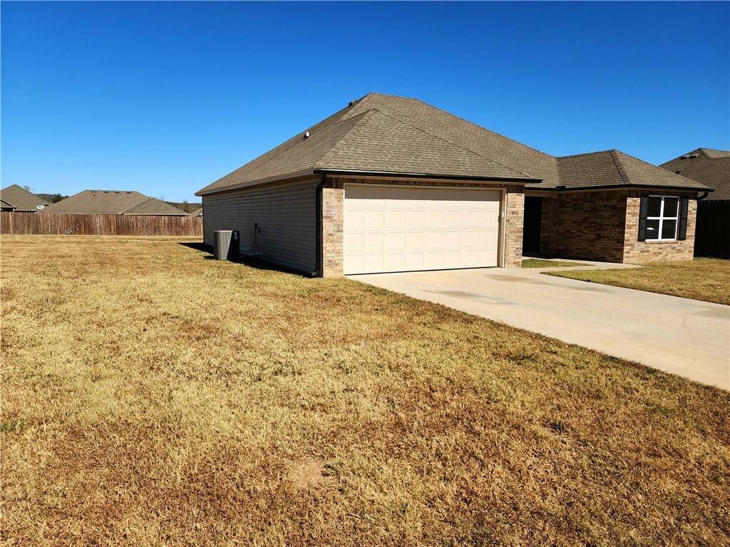 Property Photo:  1058 Ethan James Street  AR 72727 