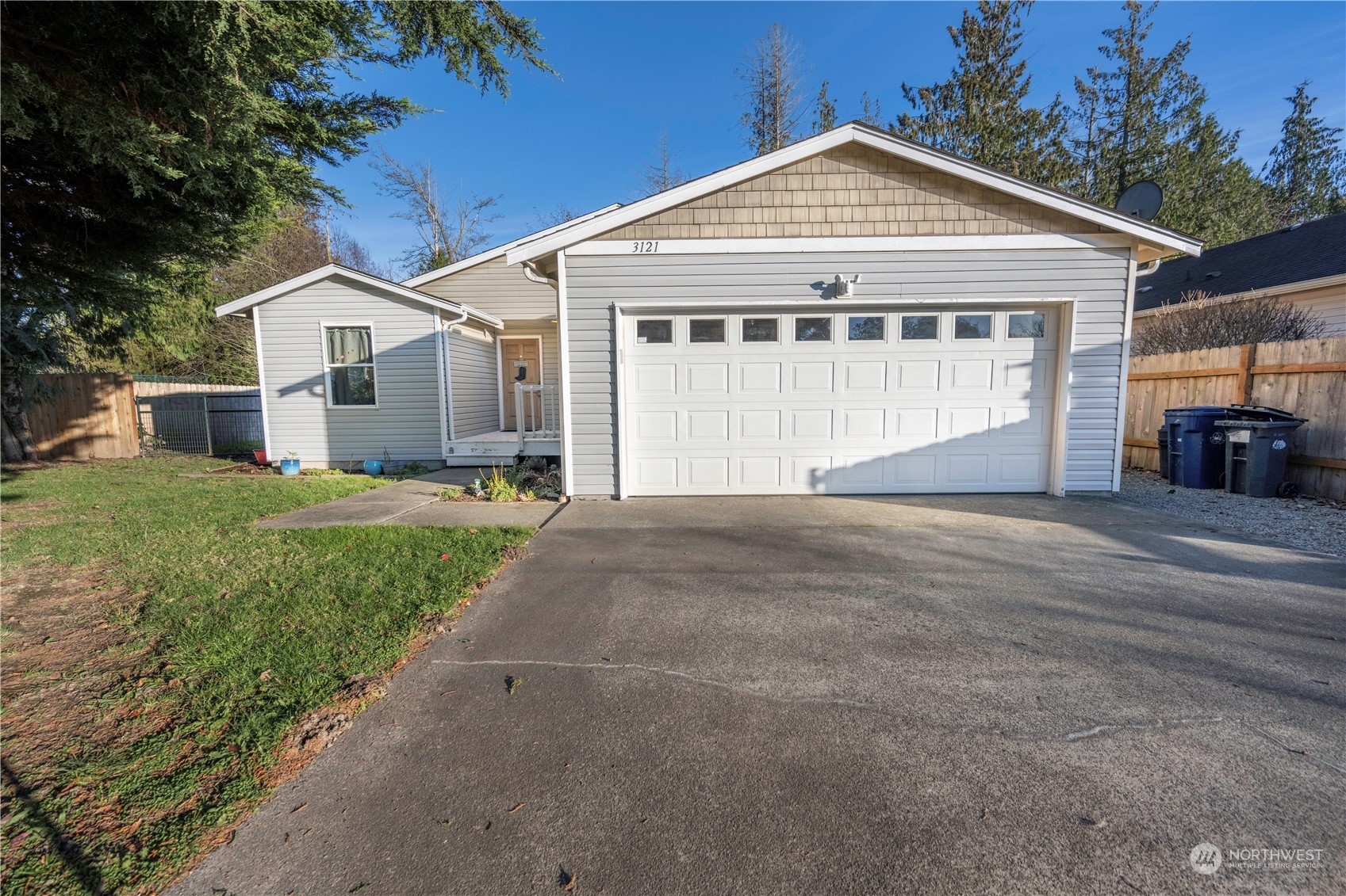 Property Photo:  3121  Arbor St  WA 98273 