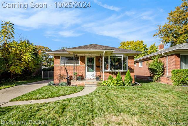 Property Photo:  4114 Lincoln Boulevard  MI 48125 