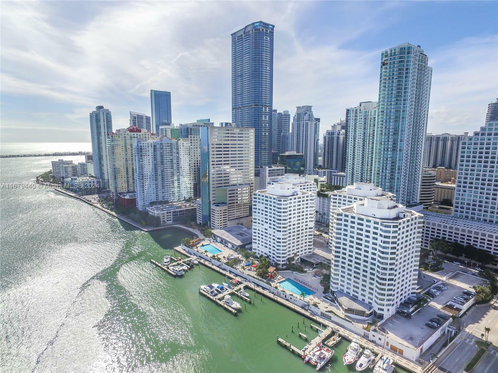 Property Photo:  905 Brickell Bay Dr 1530  FL 33131 