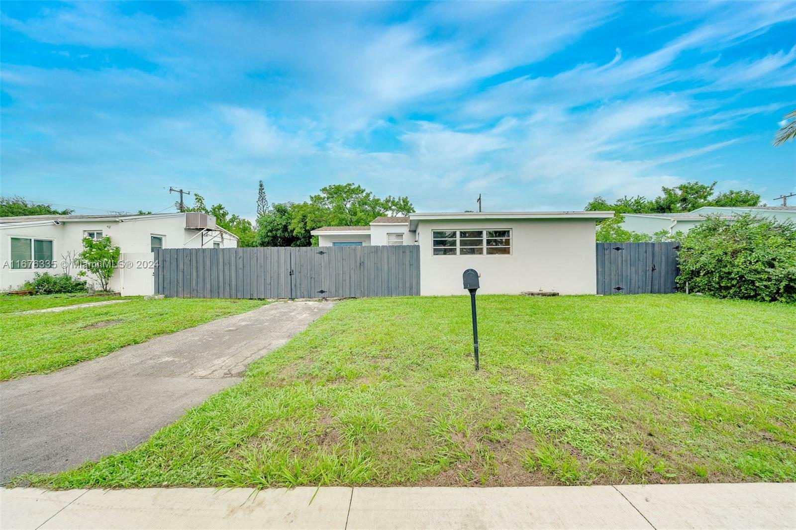 Property Photo:  2123 Plunkett St  FL 33020 