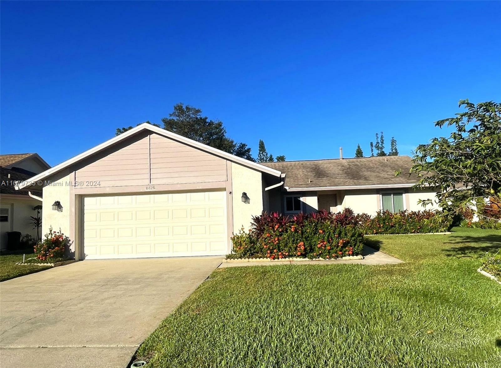 Property Photo:  11826 Scotty Dr  FL 32821 