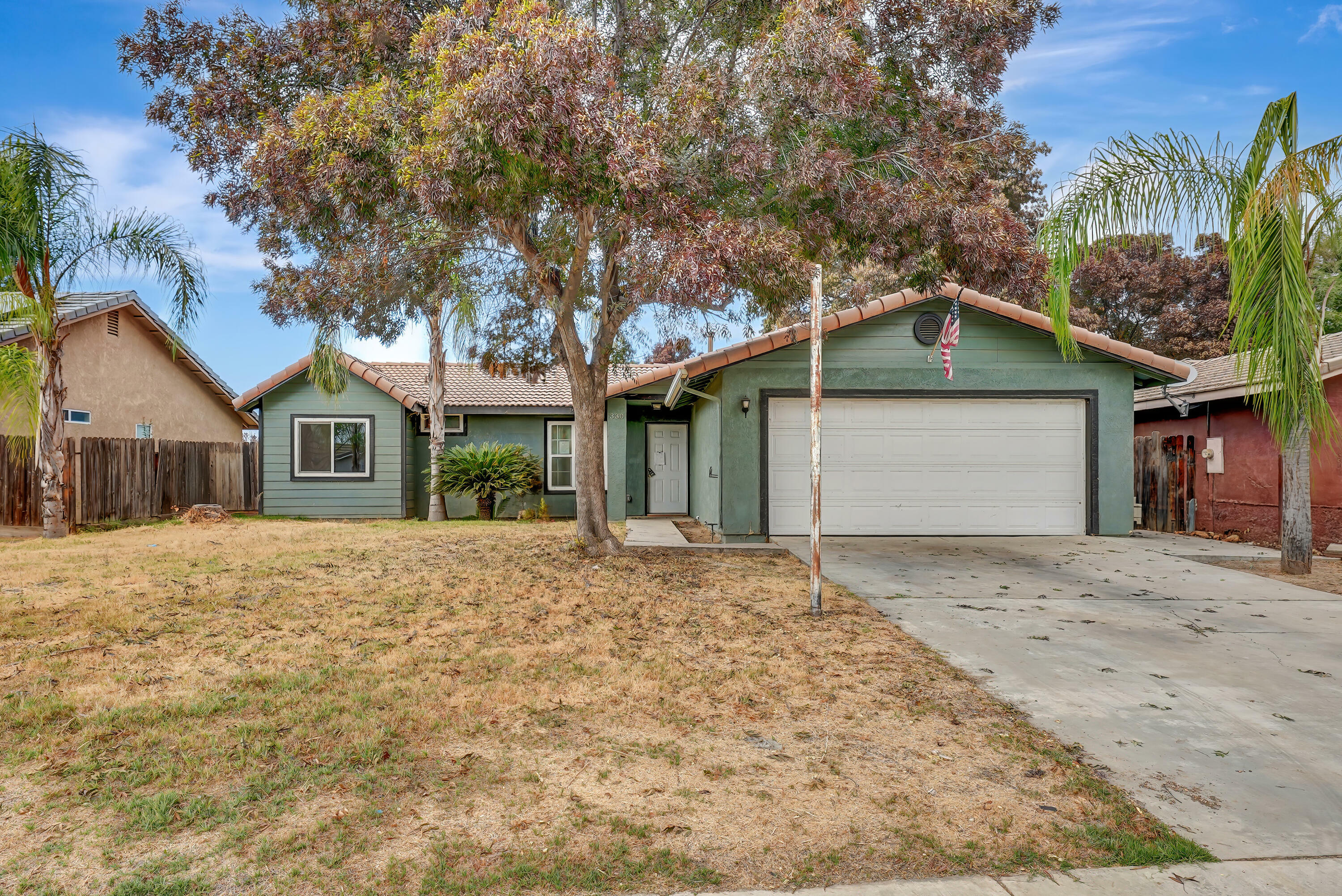 330 W Wren Avenue  Visalia CA 93291 photo