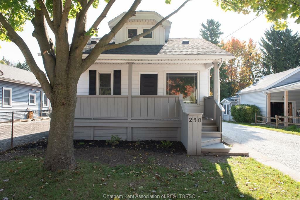 Property Photo:  250 Forest Street  ON N7L 2A9 