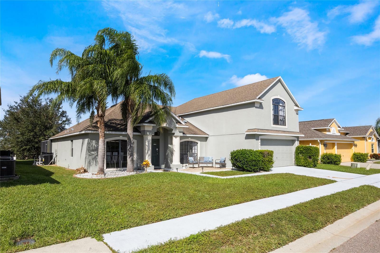 Property Photo:  409 Coventry Road  FL 33897 