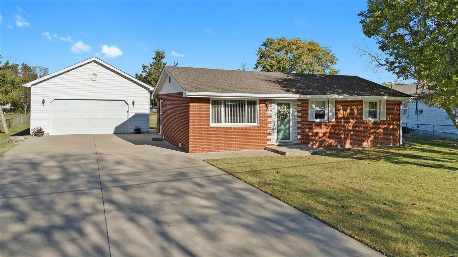 Property Photo:  5141 Old Alton Road  IL 62040 