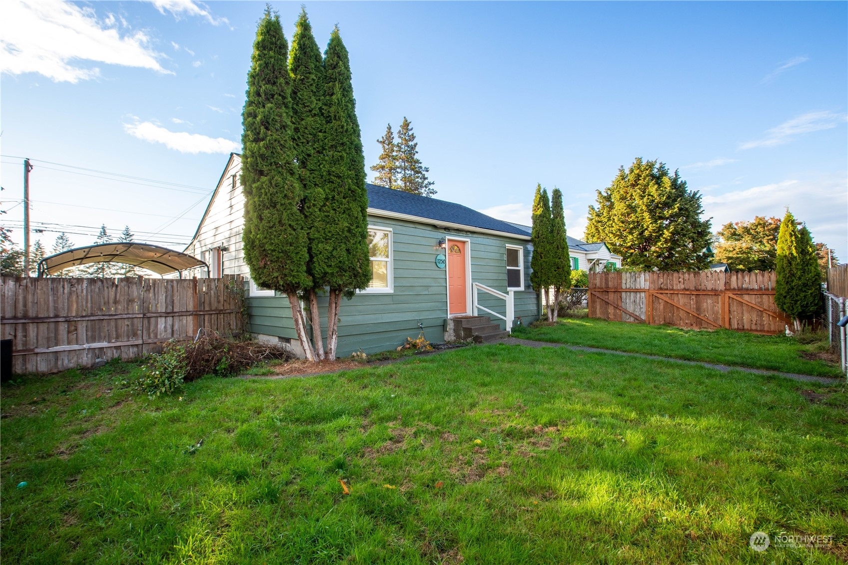 Property Photo:  1250 S Ridgewood Avenue  WA 98405 