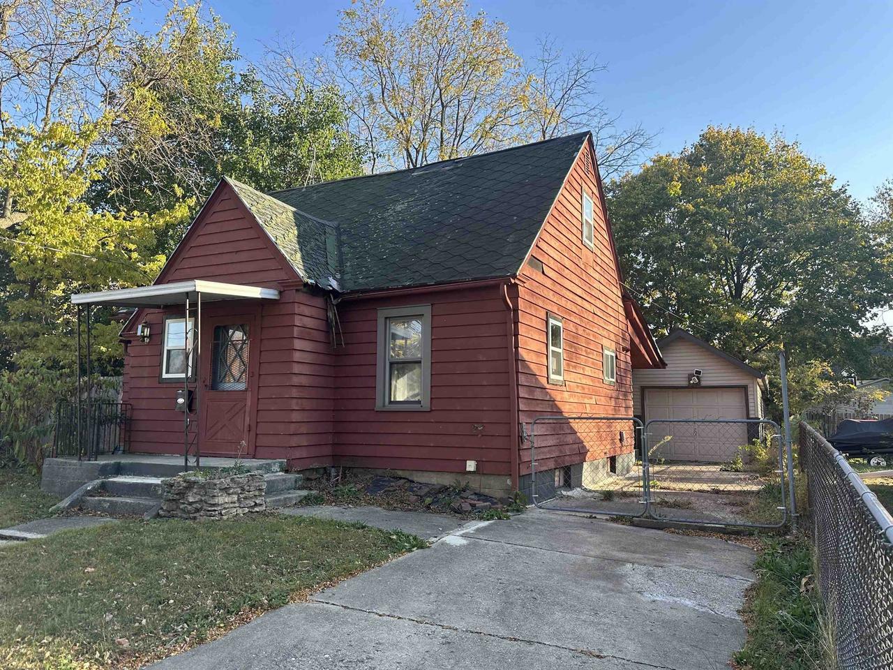 Property Photo:  1546 Farwell Street  WI 53511 