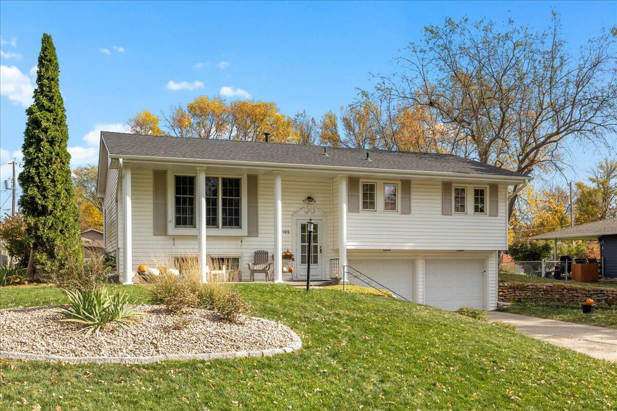 Property Photo:  105 Surrey  Avenue  IA 51503 