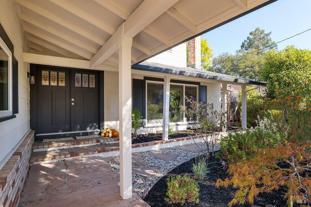 Property Photo:  27 Park Ridge Road  CA 94903 