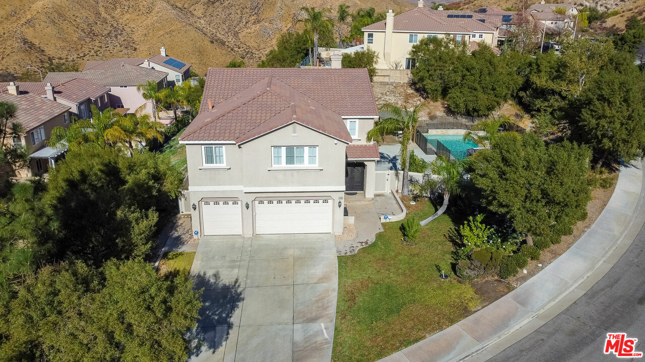 Property Photo:  17195   Summit Hills Dr  CA 91387 