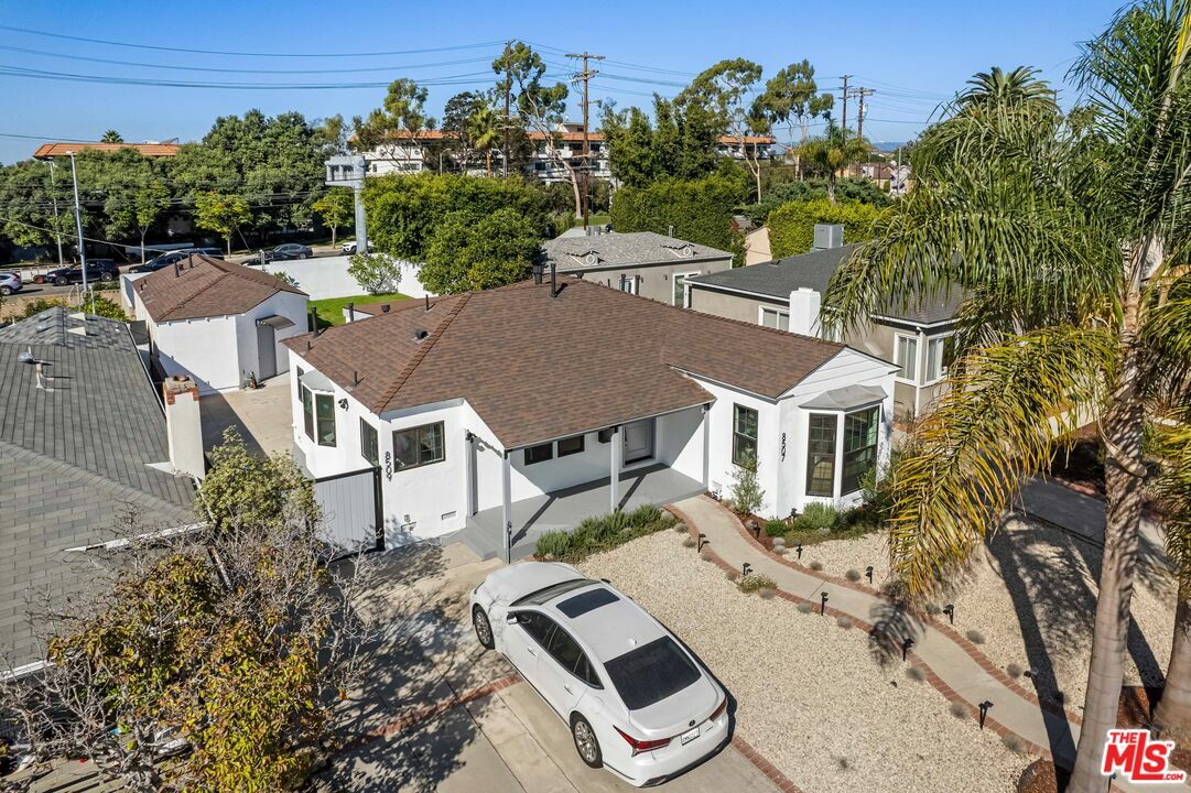 Property Photo:  8507   Naylor Ave  CA 90045 