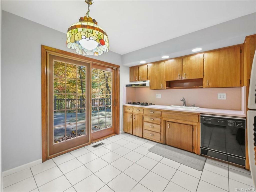 Property Photo:  13 Oakland Place  NY 10954 