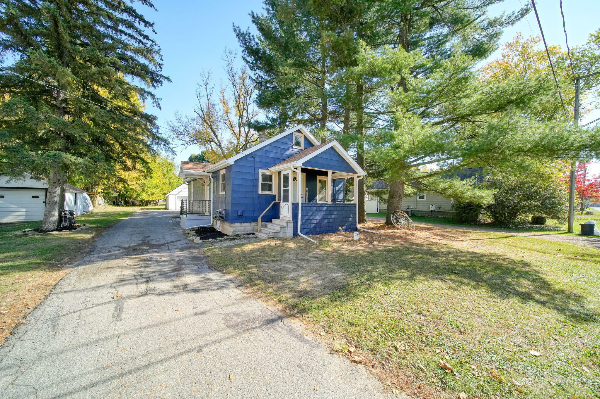 Property Photo:  541 Eighth Street  MI 49254 