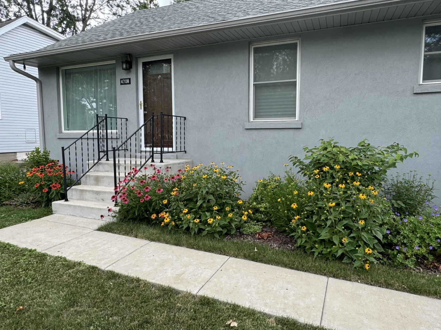 Property Photo:  4708 Schwartz Avenue  IL 60532 