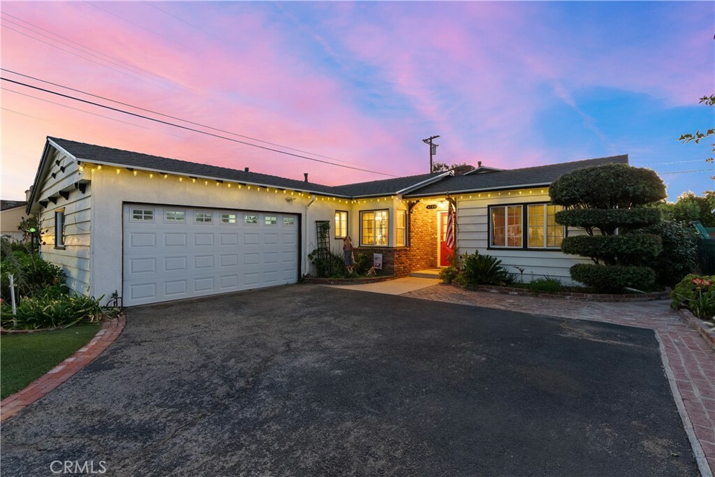 Property Photo:  9149 Forbes Avenue  CA 91343 