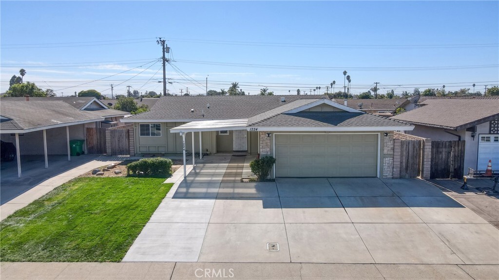 Property Photo: 1224 E Creston Street CA 93454