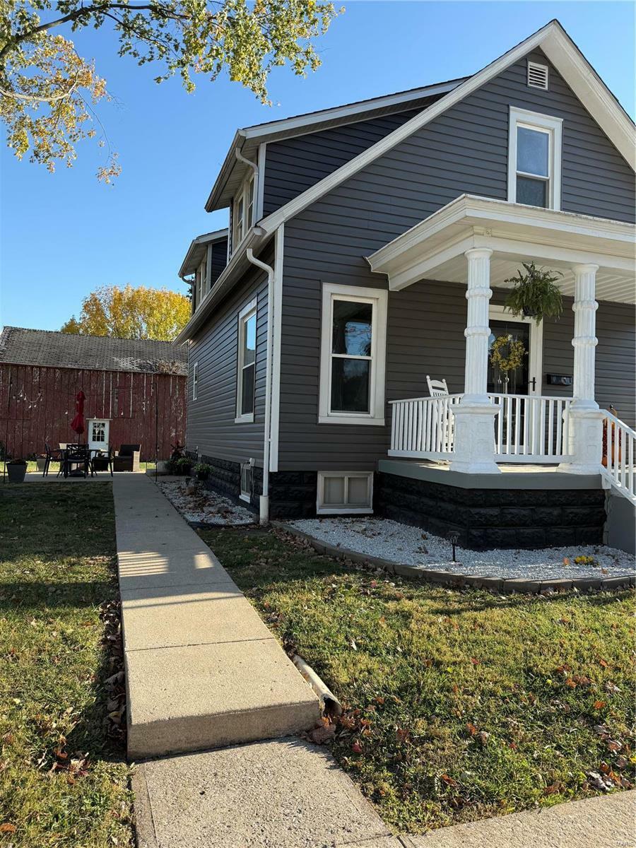 Property Photo:  604 W Exchange  IL 62052 