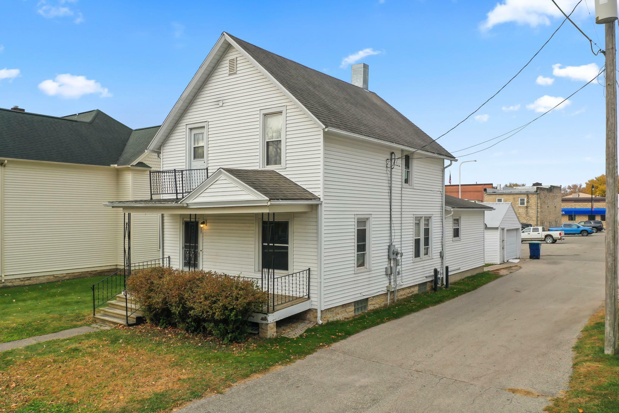 Property Photo:  207 S Maple Street  MN 55971 