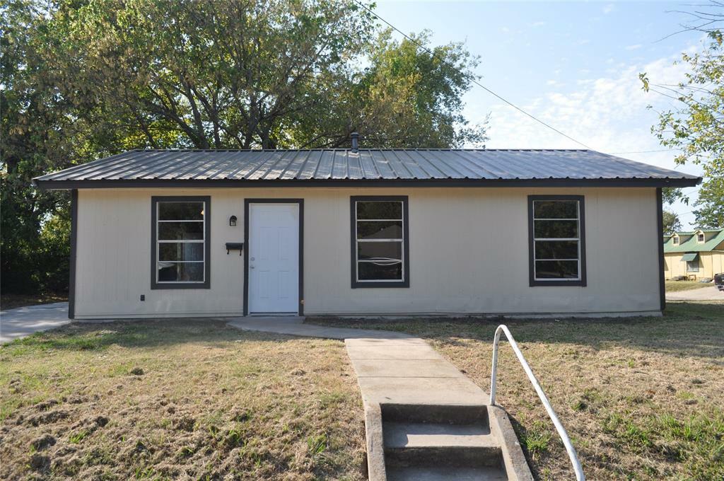 Property Photo:  600 J D Franklin Drive  TX 75482 