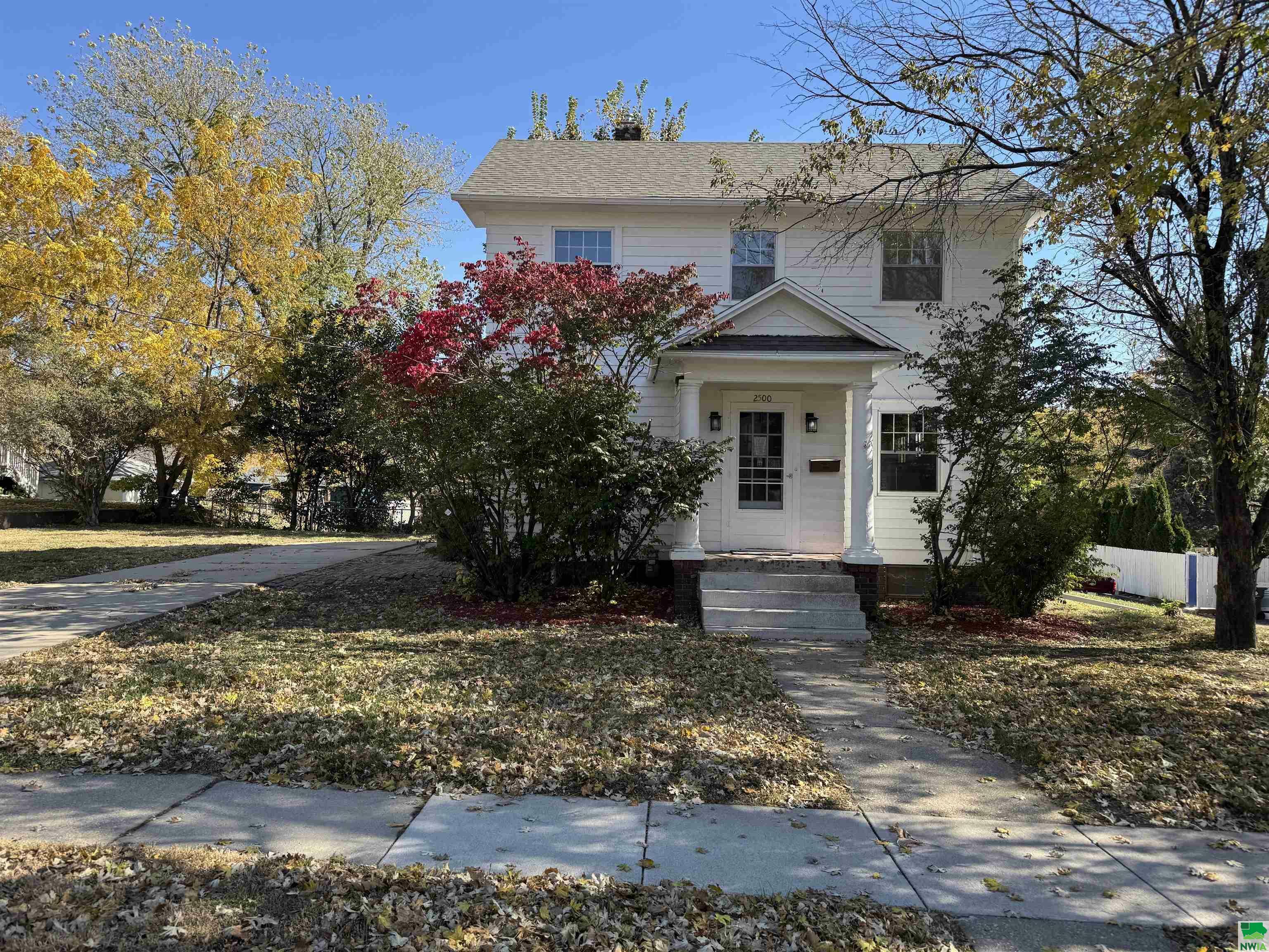 Property Photo:  2500 Jones St  IA 51104 