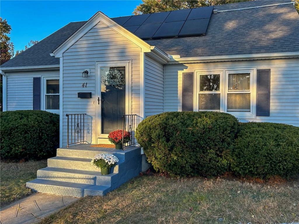 Property Photo:  41 Cottage Street  RI 02910 