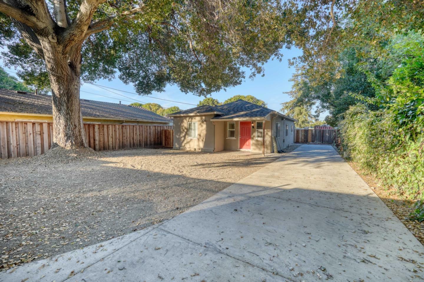 Property Photo:  1871 Woodland Avenue  CA 94303 