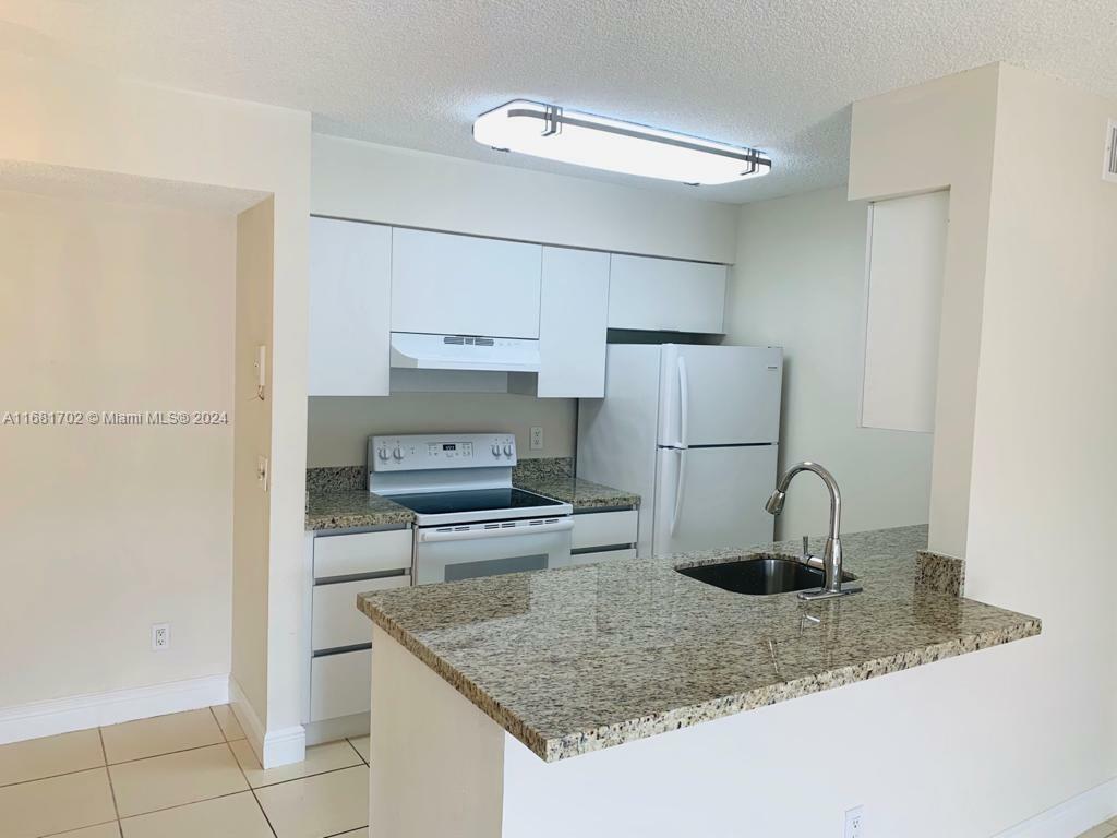 10477 NW 7th St 104  Pembroke Pines FL 33026 photo