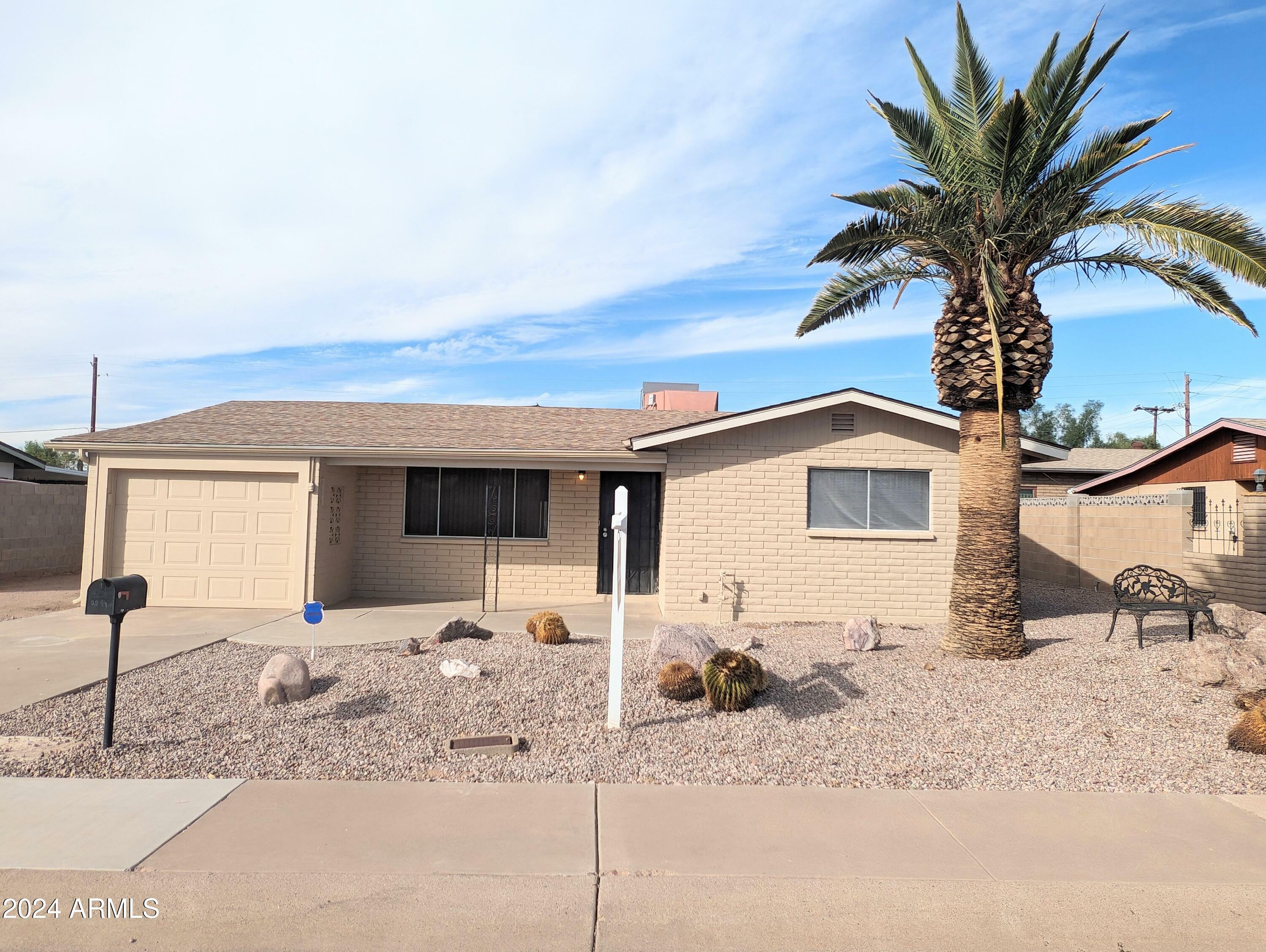 Property Photo: 2044 W 9th Avenue AZ 85120