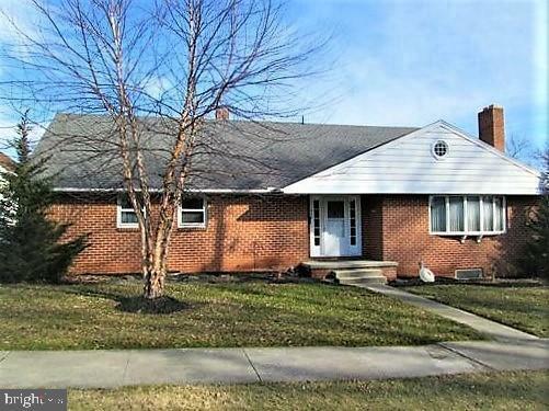 220 Lincoln Way E  New Oxford PA 17350 photo