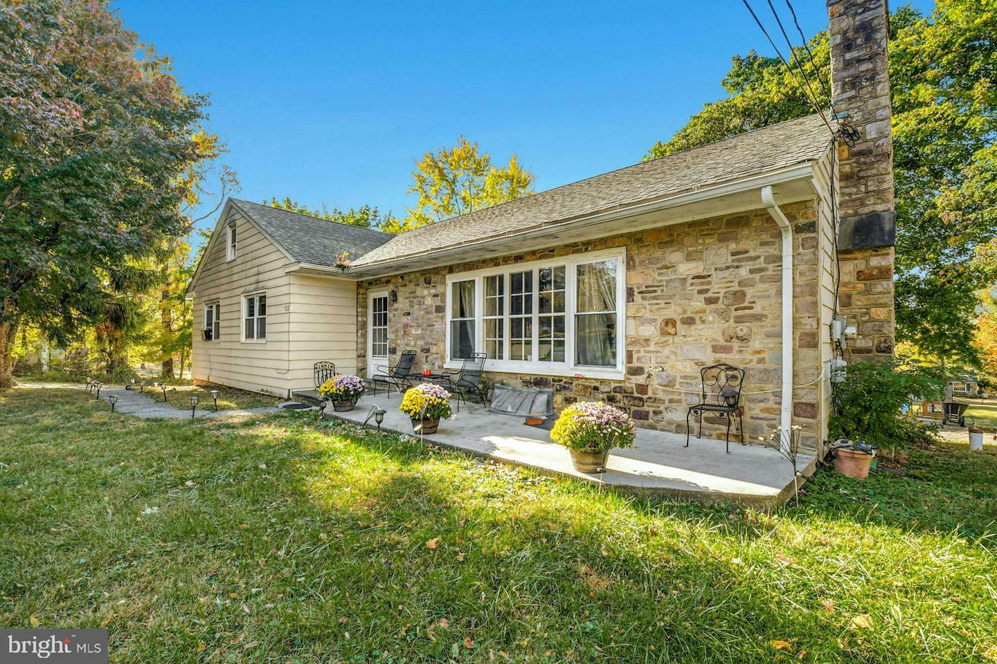 Property Photo:  1165 Swamp Road  PA 18925 