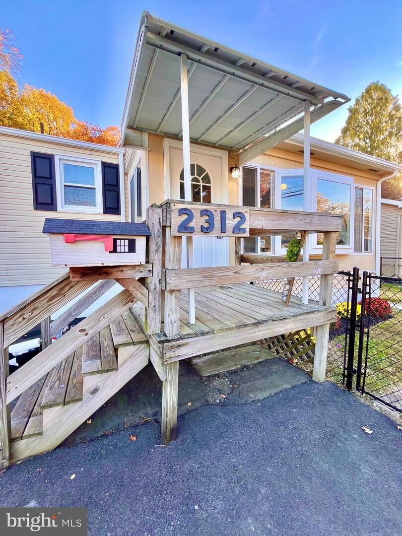 Property Photo: 2312 Dixon Avenue PA 19021