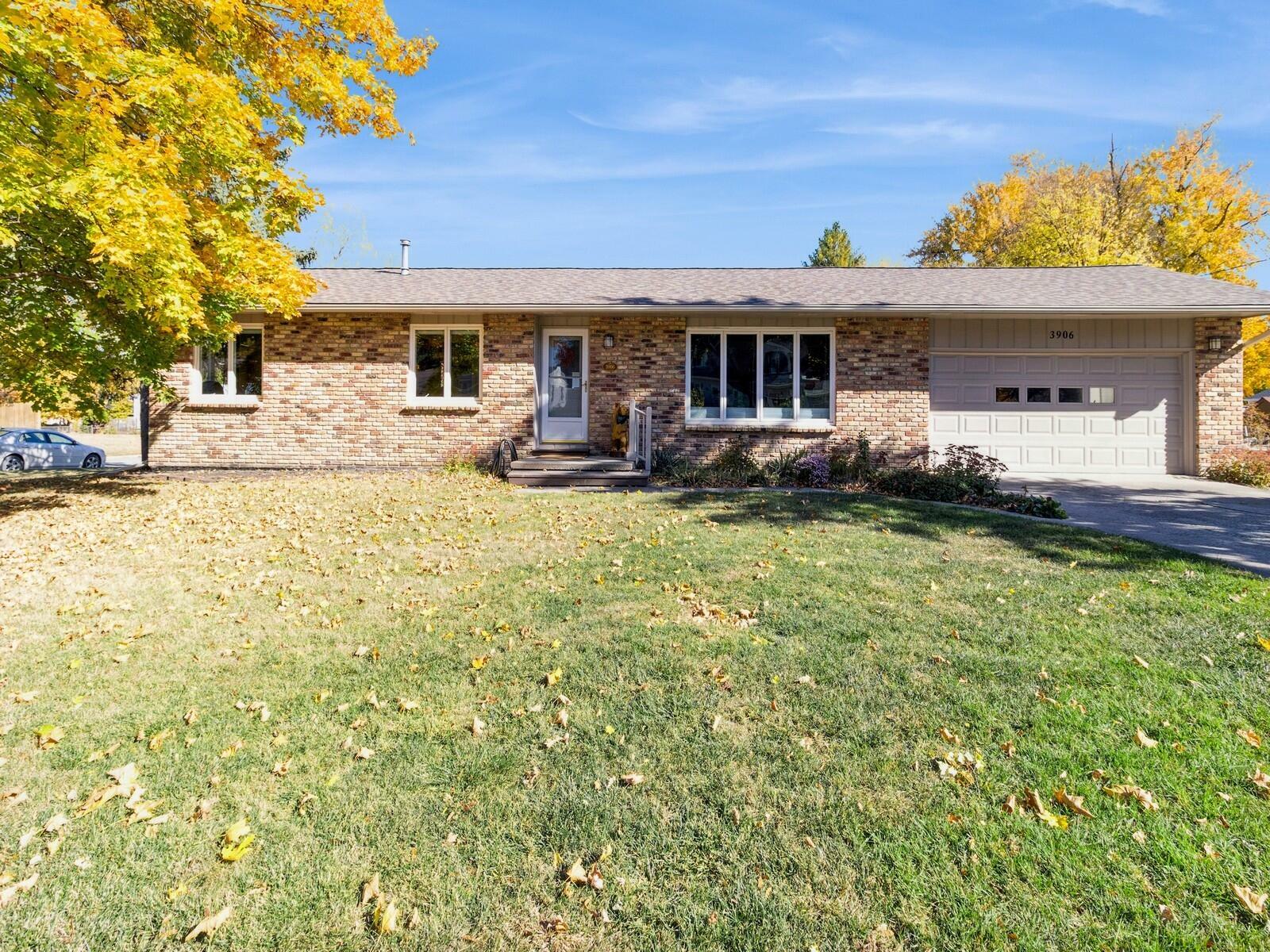 Property Photo:  3906 Emerald Drive  IA 50010 